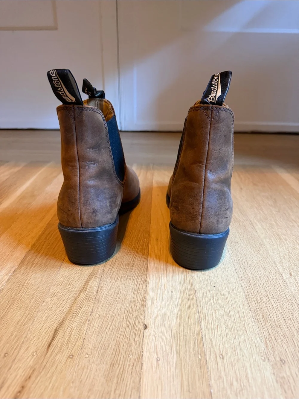 Blundstone Women's Series 1673 Heeled Antique Brown Chelsea Boots - US 9